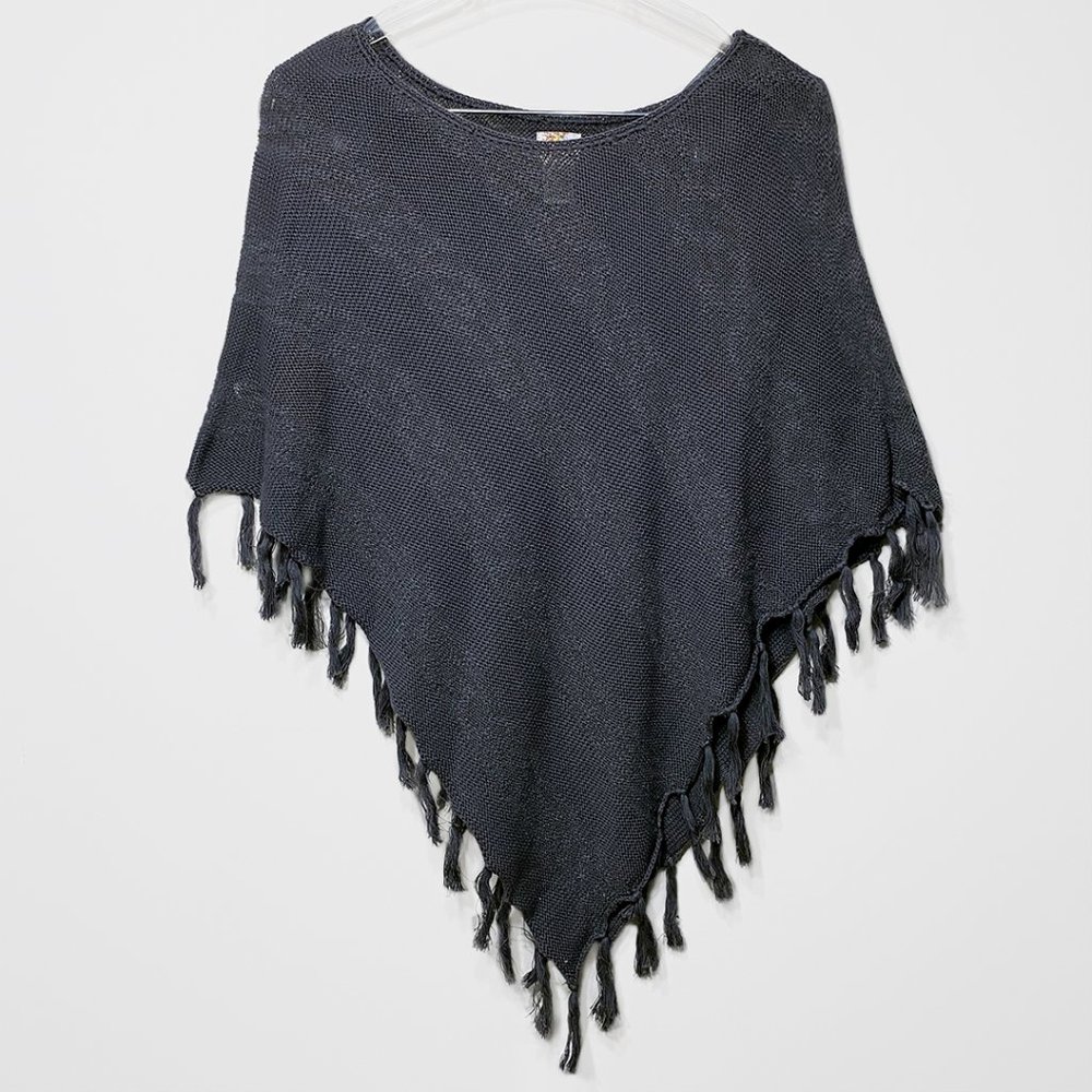 Payne’s Grey Knit Poncho by Mudd